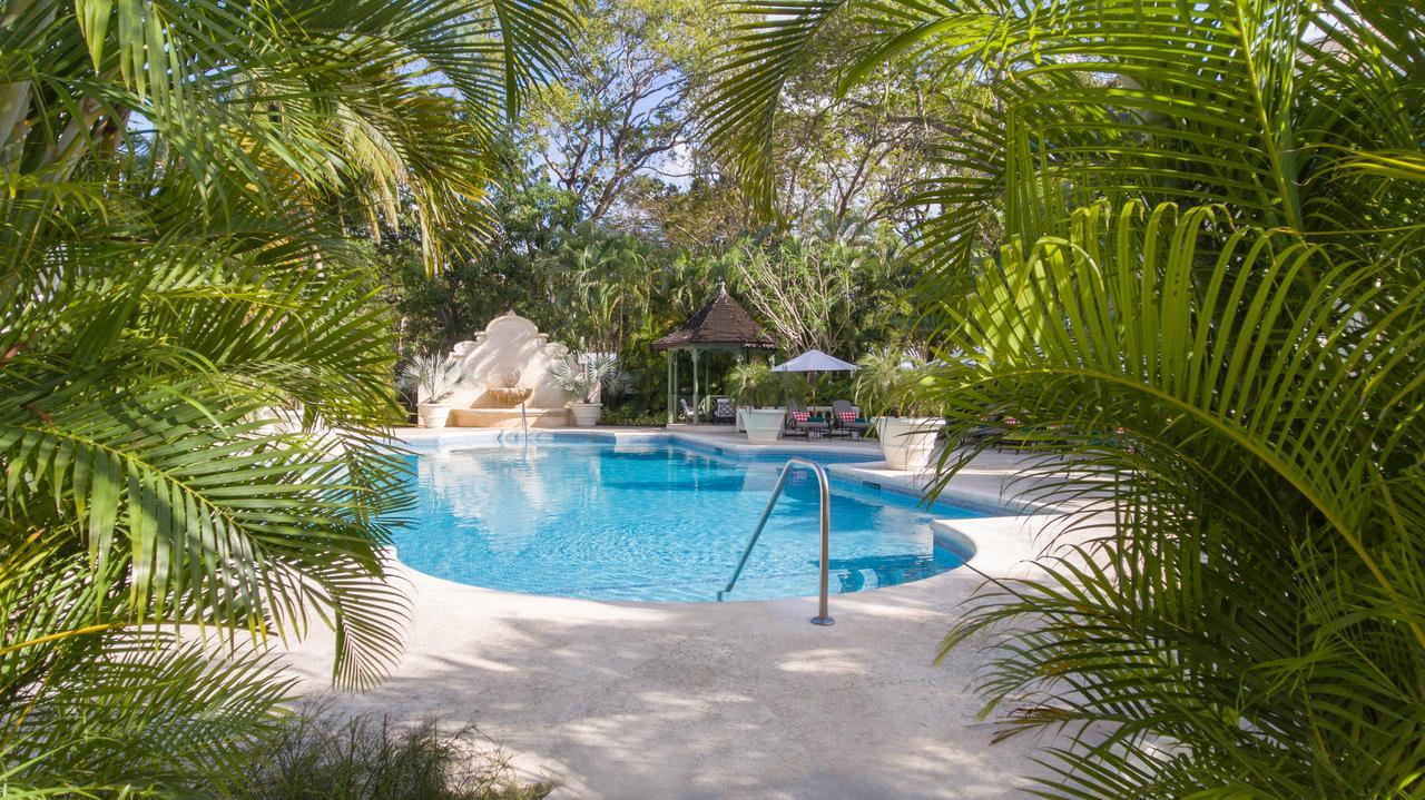 Coral Reef Club Hotel Saint James Exterior photo