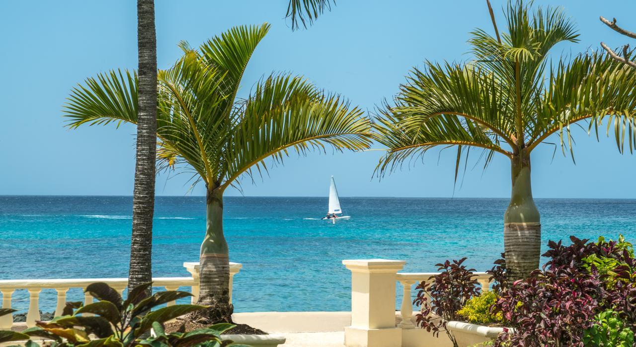 Coral Reef Club Hotel Saint James Exterior photo